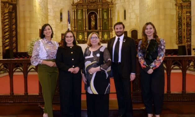 ADCS Conmemora 24 aniversario con eucaristía en la Catedral Primada de América