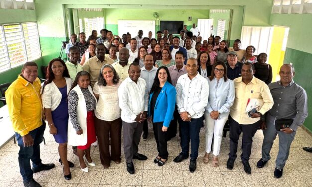 MESCyT inaugura Centro de Inglés de Inmersión en la comunidad de Guanuma, La Victoria 