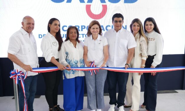 Vicepresidenta Raquel Peña y Fellito Suberví entregan “Sabana Park”, en SDN