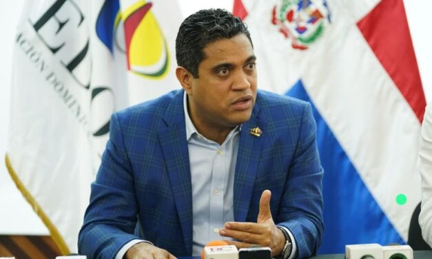 Presidente Fedomu llama a detener aumentos salariales «alegres» de autoridades municipales