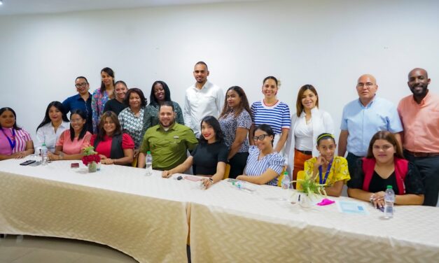 FUNDACOSI XXI realiza conversatorio con decena de representantes de laboratorios médicos
