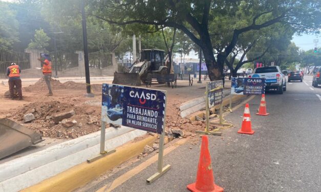 Solución de averías a tiempo mantiene equilibrado el servicio de agua potable en Santo Domingo