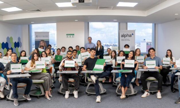 Tercera edición del bootcamp de verano “Inversiones Inteligentes” fomenta la educación financiera en jóvenes dominicanos